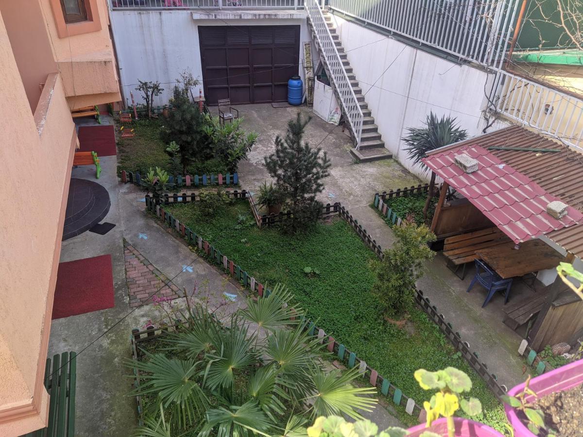 Guest House Kldiashvili Batumi Exterior foto